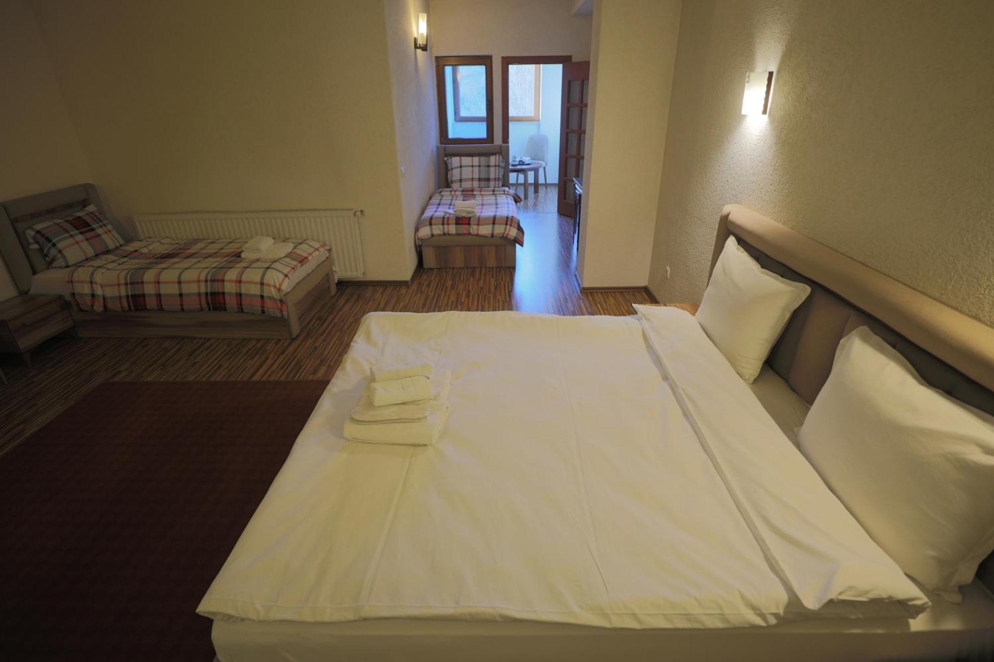 Hotel Denis Pristina Extérieur photo